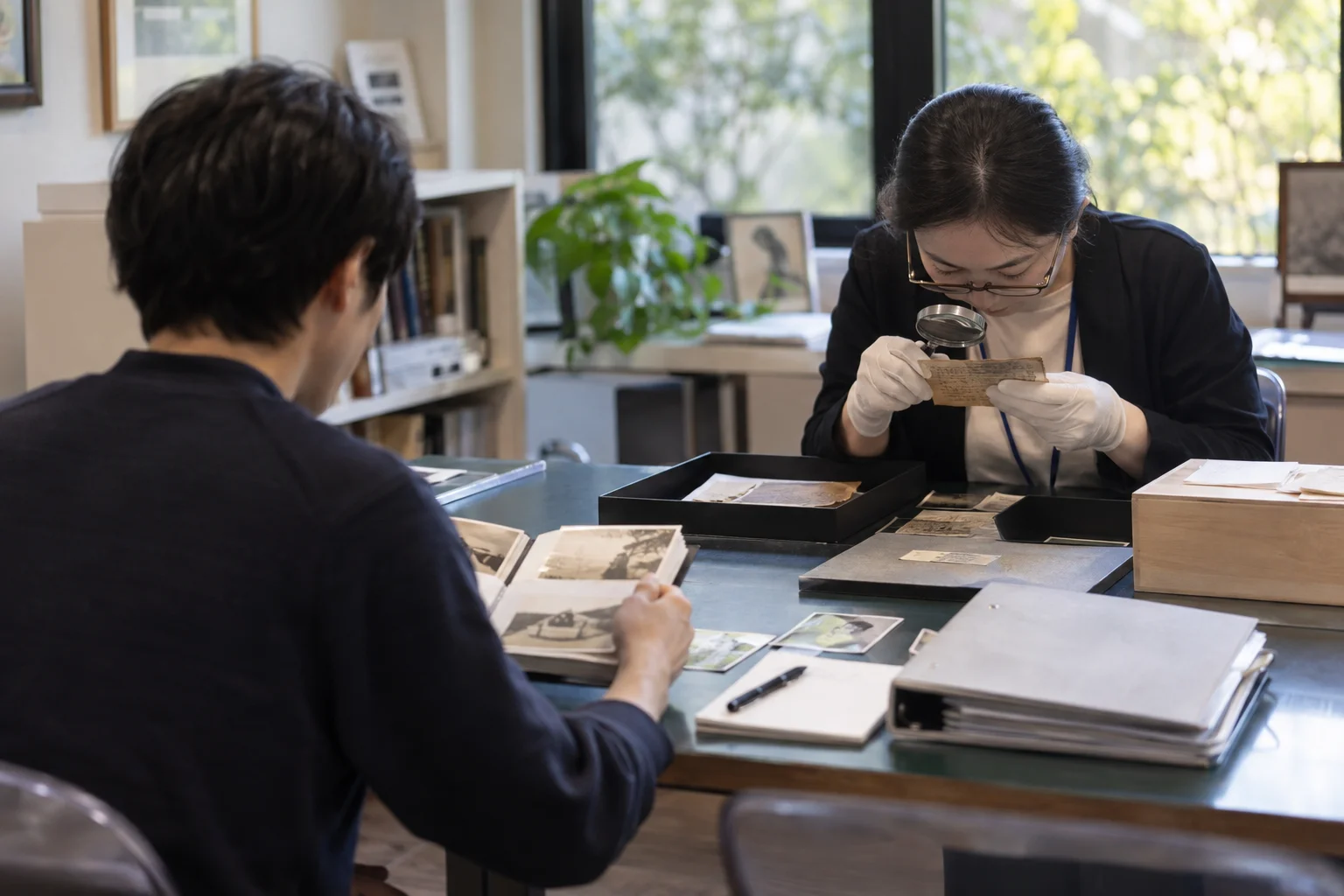 ファミリーヒストリーは自分でどこまで作れる？始め方と、相談したほうが早い場面